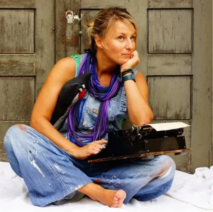 Eliza Piotrowska: Odważne wyzwania w wierszu "Dam radę"