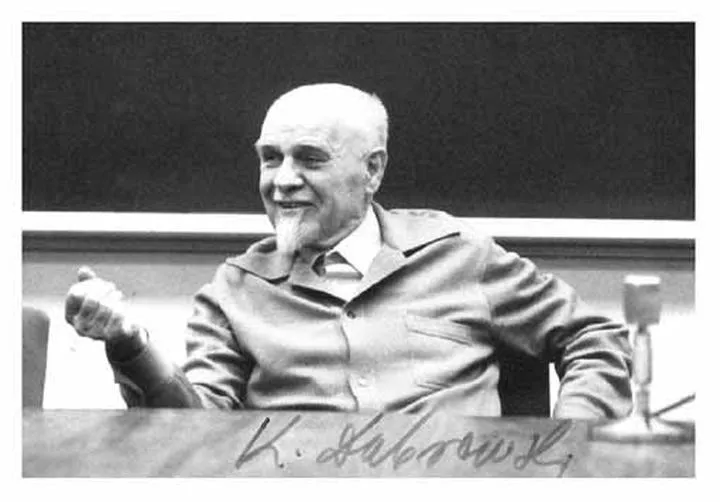 Odkrywanie uczuć w wierszach Kazimierza Dąbrowskiego